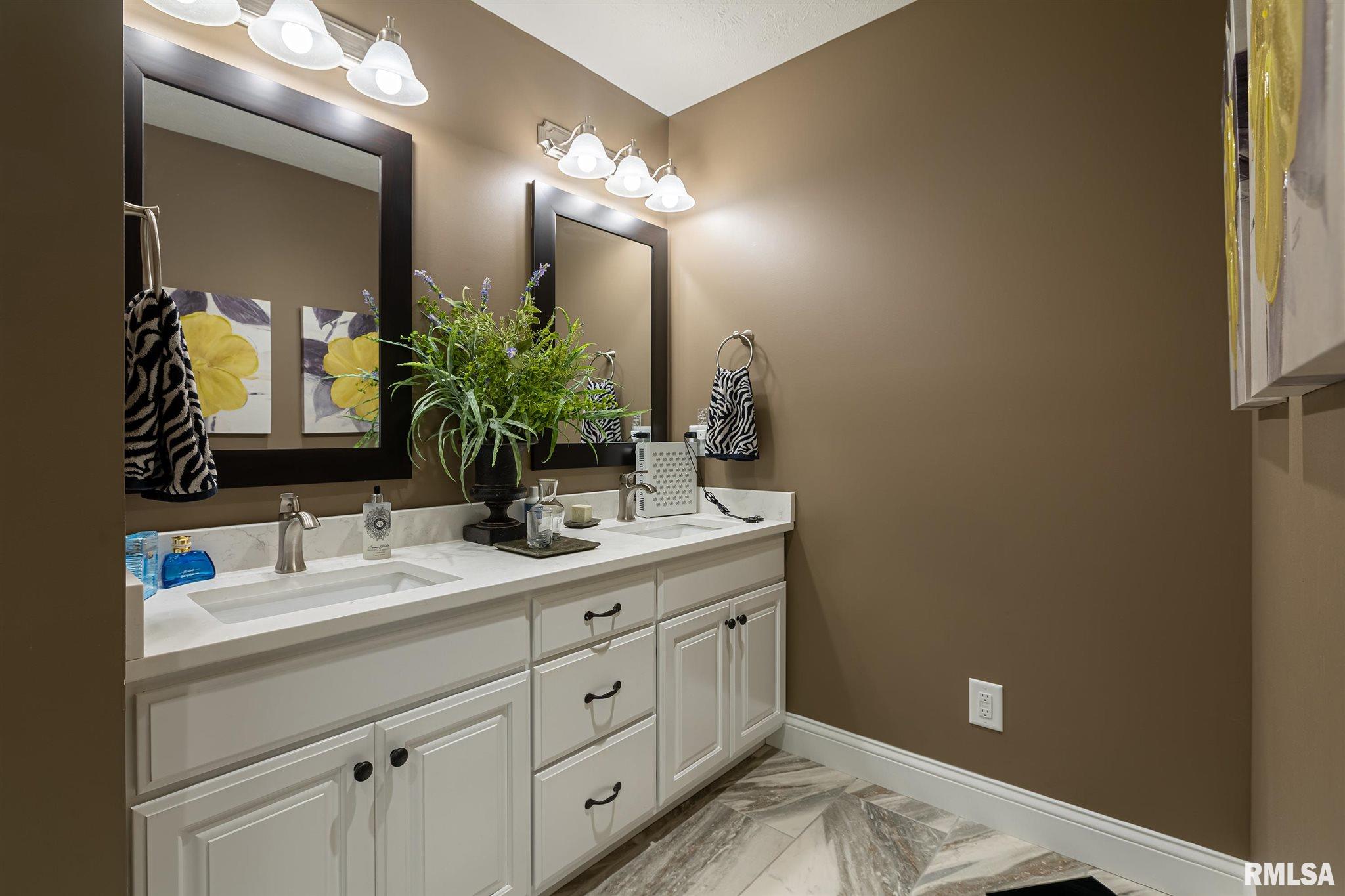 8817 Stonefort Road Creal Springs, IL 62922 - Photo 19 of 48