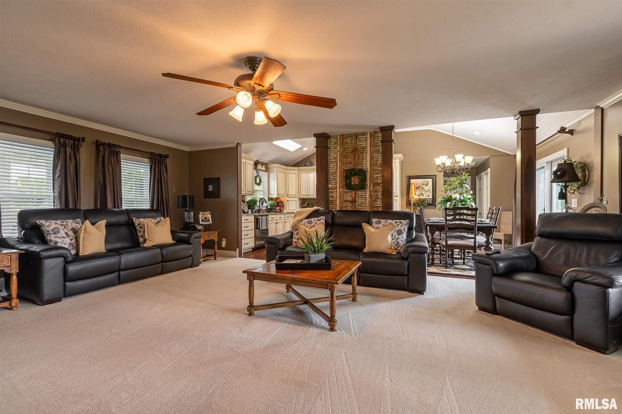 8817 Stonefort Road Creal Springs, IL 62922 - Photo 9 of 48