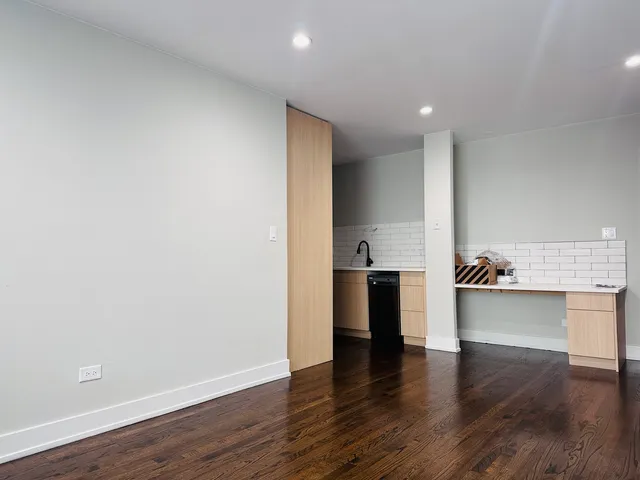 $1,595 | 541 West Oakdale Avenue, Unit 307, Chicago, IL 60657