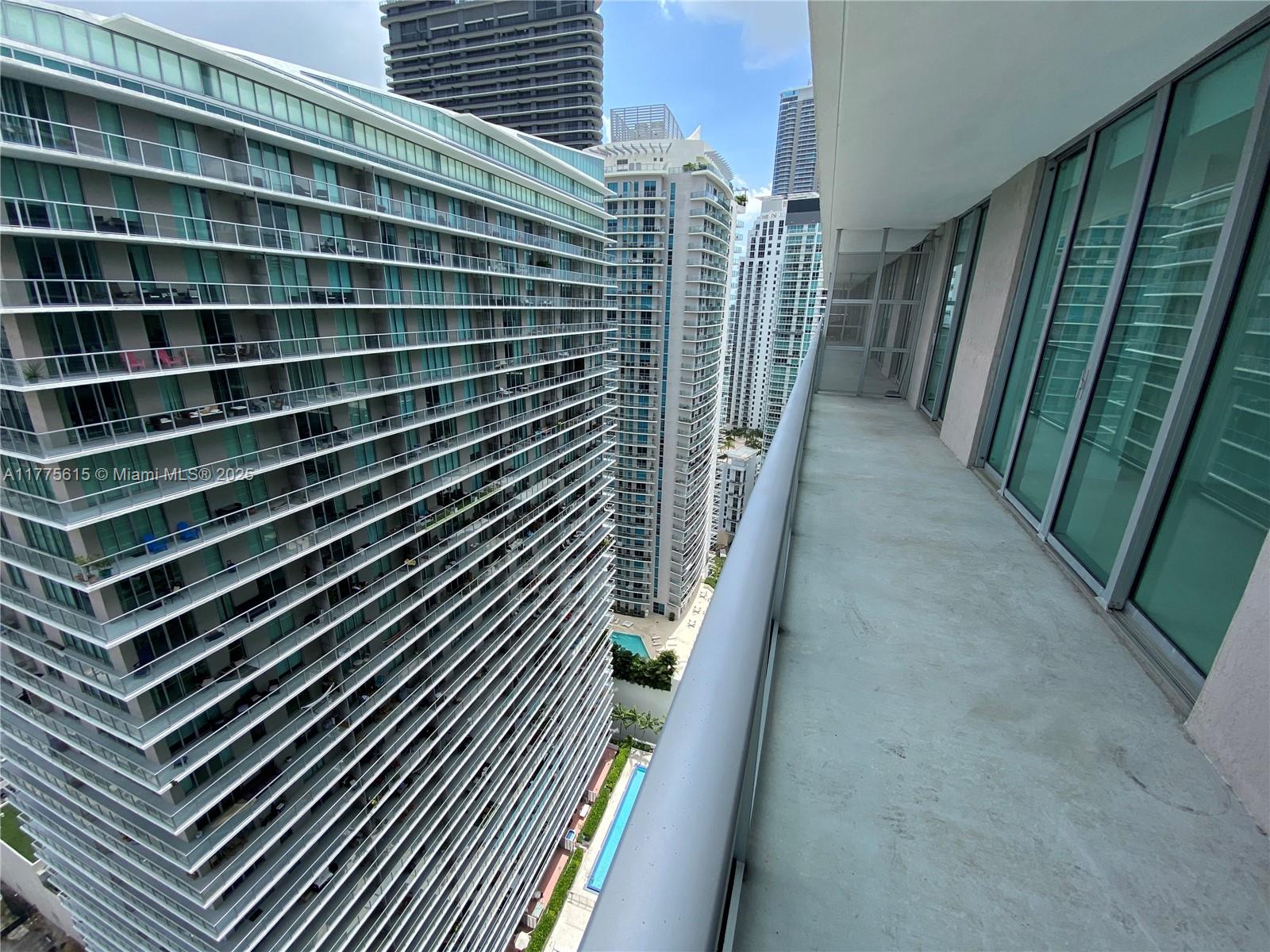 79 Southwest 12th Street, Unit 3810S Miami, FL 33130 - Photo 12 of 20