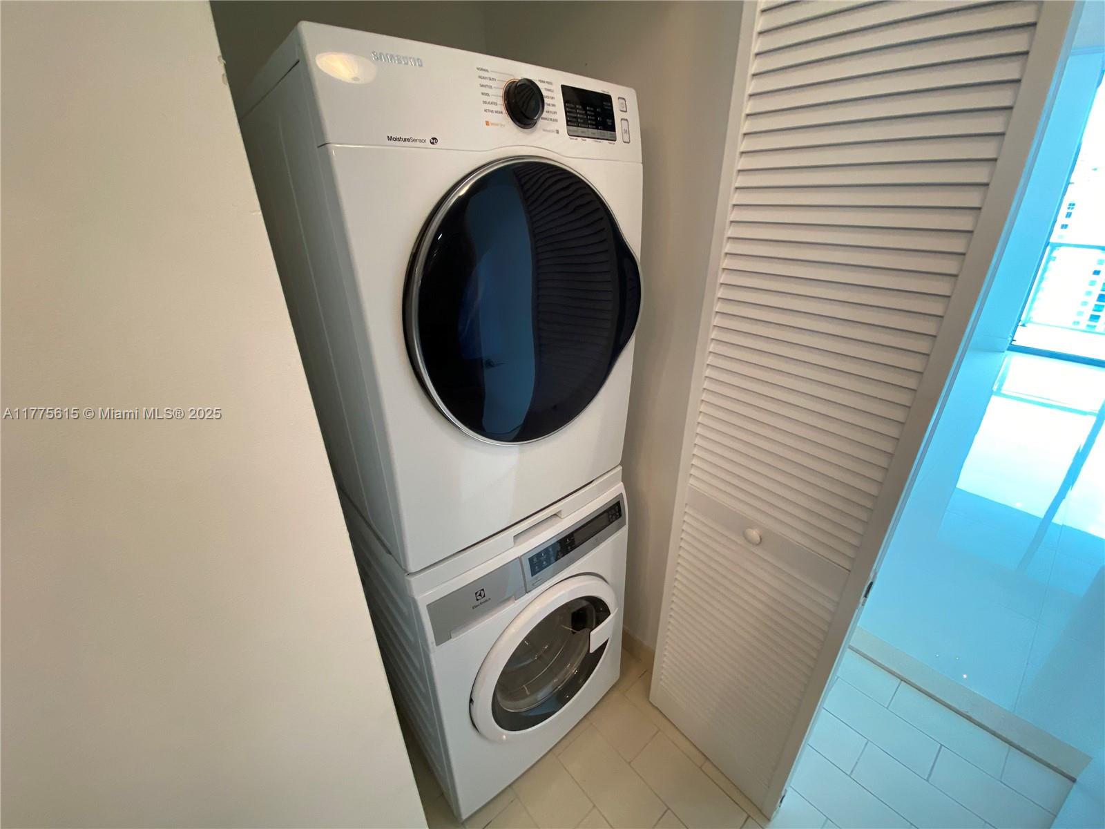 79 Southwest 12th Street, Unit 3810S Miami, FL 33130 - Photo 9 of 20