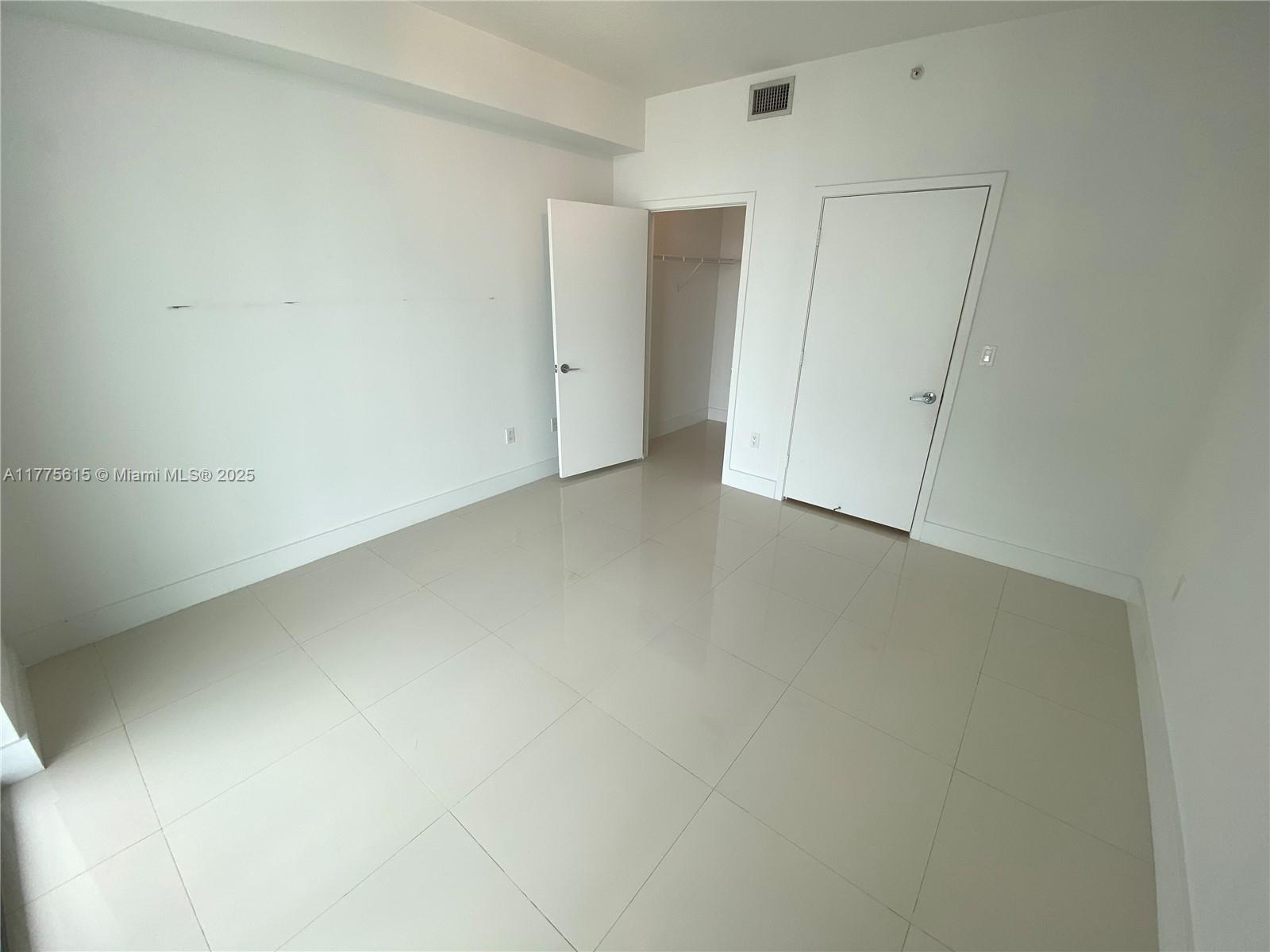 79 Southwest 12th Street, Unit 3810S Miami, FL 33130 - Photo 10 of 20