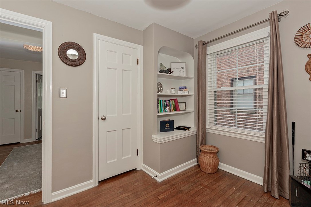 4202 Bushnell Road University Heights, OH 44118 - Photo 25 of 35 Bedroom #3 or office with built ins