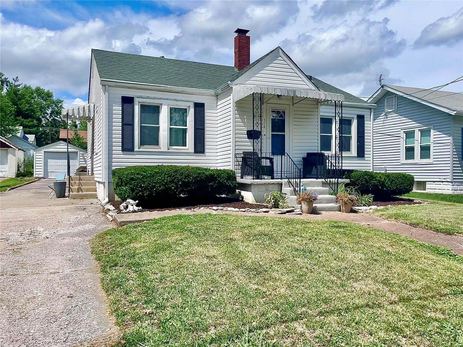 314 Glover Street Alton, IL 62002 - Photo 2 of 16
