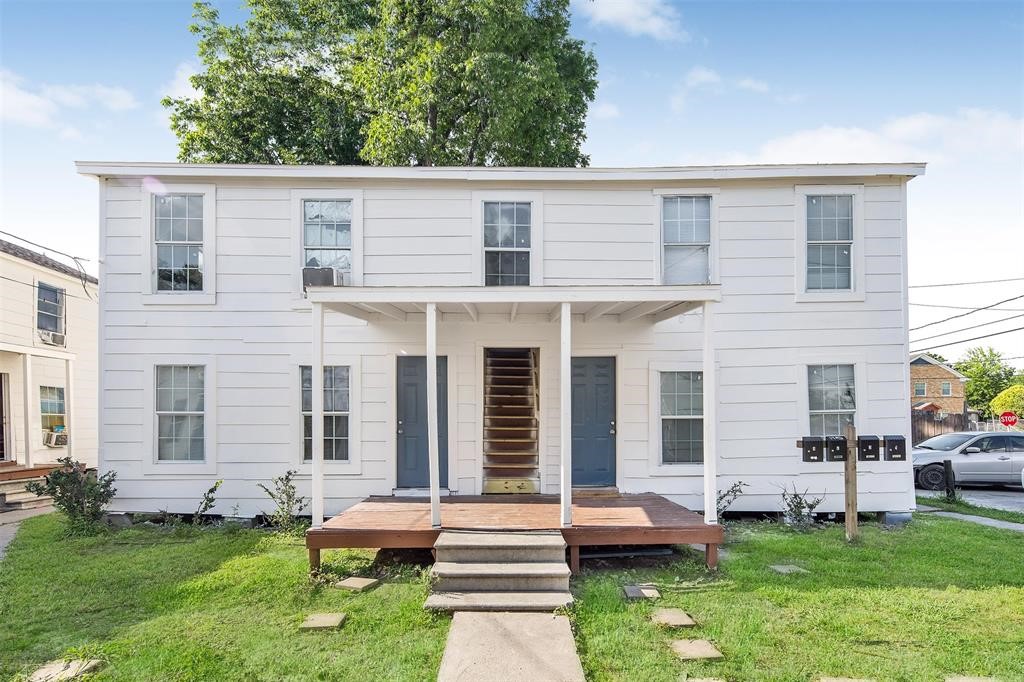 1911 Benson Street, Unit 2 Houston, TX 77020 - Photo 1 of 12 a house view with a garden space