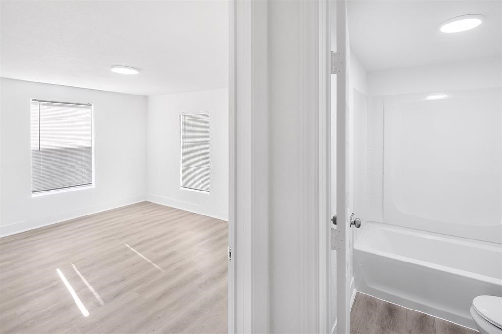 1911 Benson Street, Unit 2 Houston, TX 77020 - Photo 8 of 12 a view of an empty room