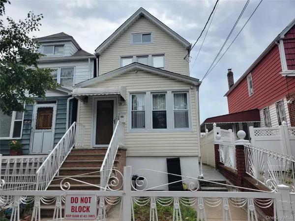 $799,000 | 89-38 199th Street | Bellaire West