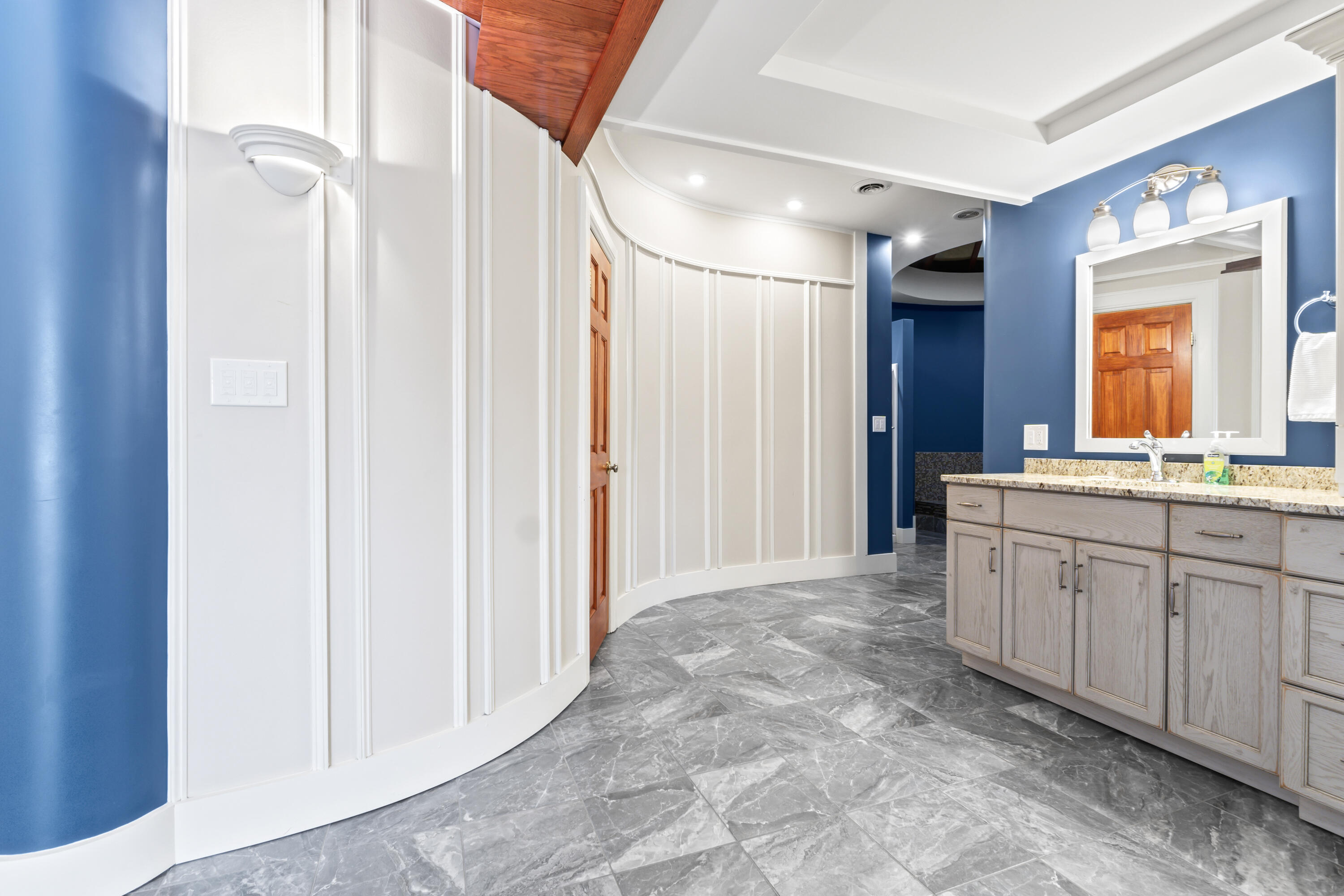 238 Laudholm Farm Road Wells, ME 04090 - Photo 34 of 71 Primary Bath