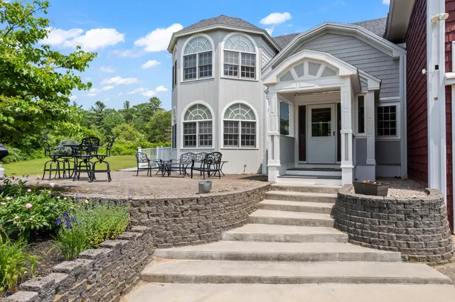 $1,995,000 | 238 Laudholm Farm Road, Wells, ME 04090