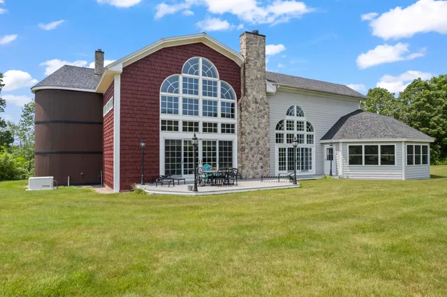$1,995,000 | 238 Laudholm Farm Road, Wells, ME 04090