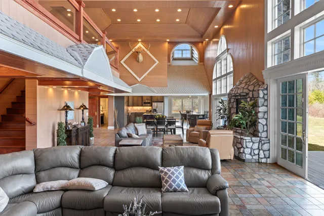 $1,995,000 | 238 Laudholm Farm Road, Wells, ME 04090