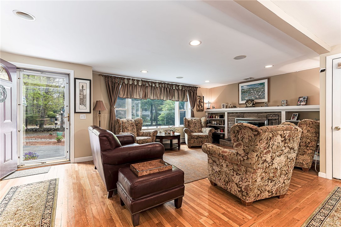 529 Shippeetown Road East Greenwich, RI 02818 - Photo 10 of 46