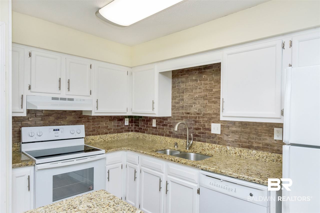 5608 Cottage Hill Road, Unit 214 Mobile, AL 36609 - Photo 8 of 31