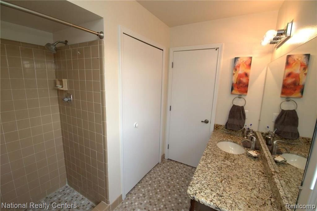 576 Middlebury Lane Rochester Hills, MI 48309 - Photo 22 of 36