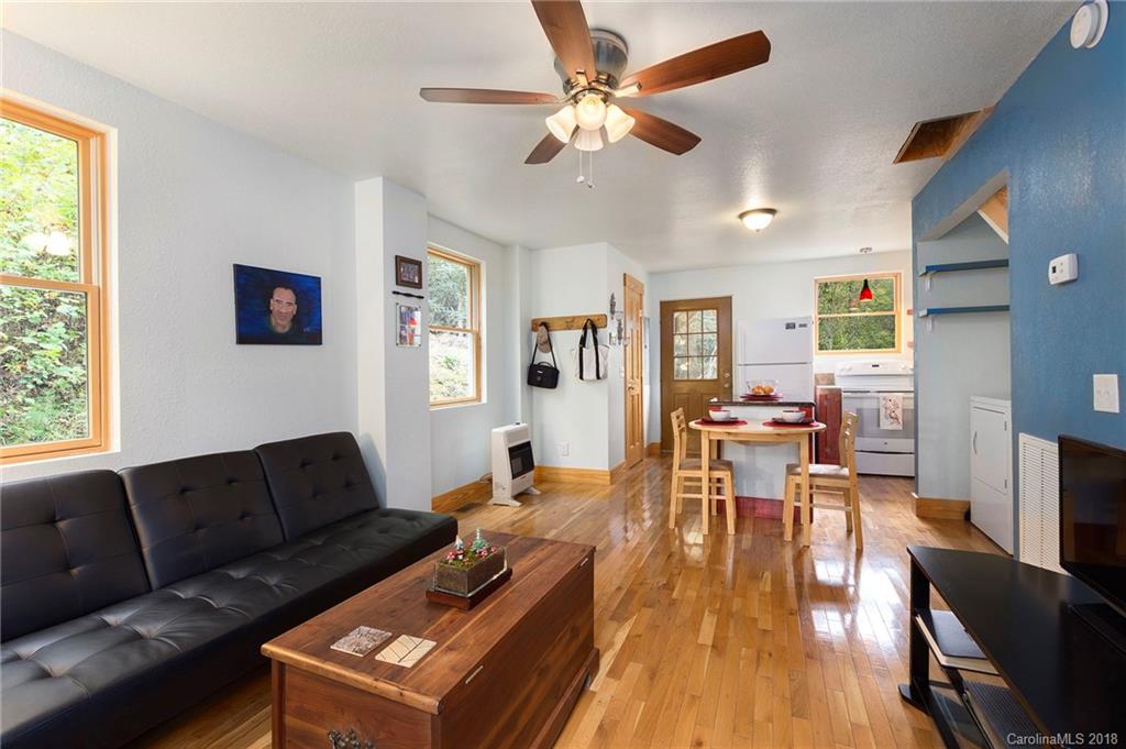 1109 Bee Tree Road Swannanoa, NC 28778 - Photo 5 of 18 Gallery Image 5