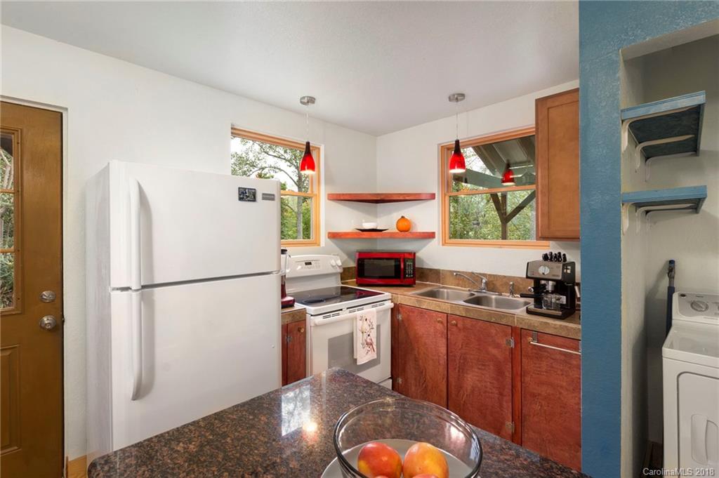 1109 Bee Tree Road Swannanoa, NC 28778 - Photo 9 of 18 Gallery Image 9