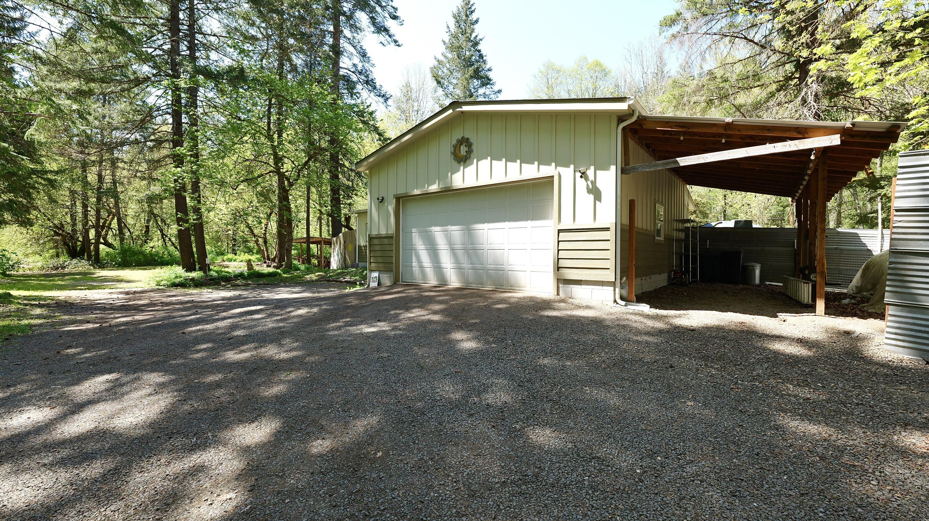 52 Dodes Creek Road Trail, OR 97541 - Photo 6 of 110 2 Car Attached Garage