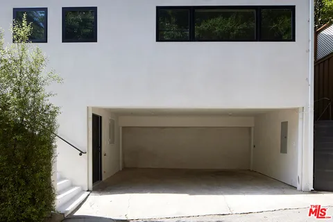 $2,300,000 | 9843 Yoakum Drive, Beverly Hills, CA 90210