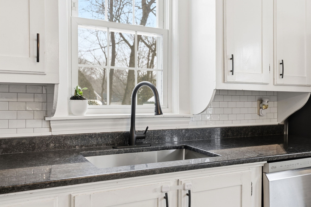 44 Reed Avenue Weymouth, MA 02190 - Photo 12 of 37