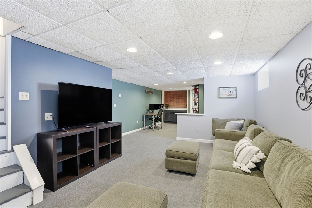 44 Reed Avenue Weymouth, MA 02190 - Photo 22 of 37