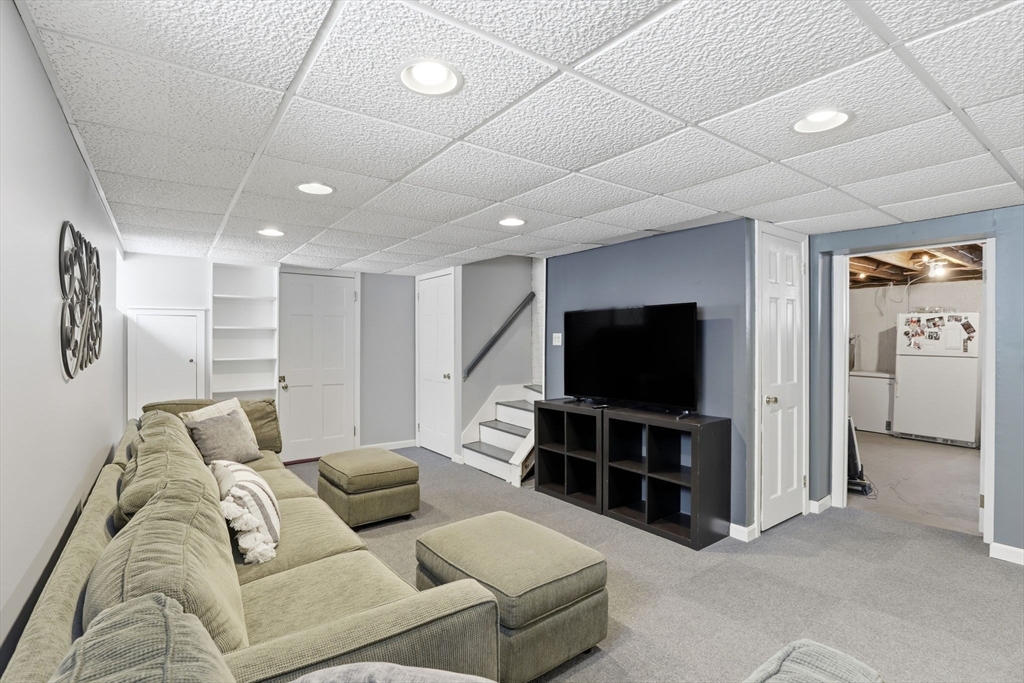 44 Reed Avenue Weymouth, MA 02190 - Photo 23 of 37