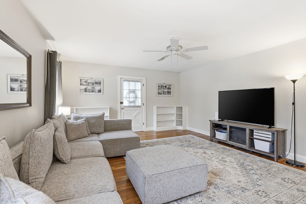 44 Reed Avenue Weymouth, MA 02190 - Photo 6 of 37