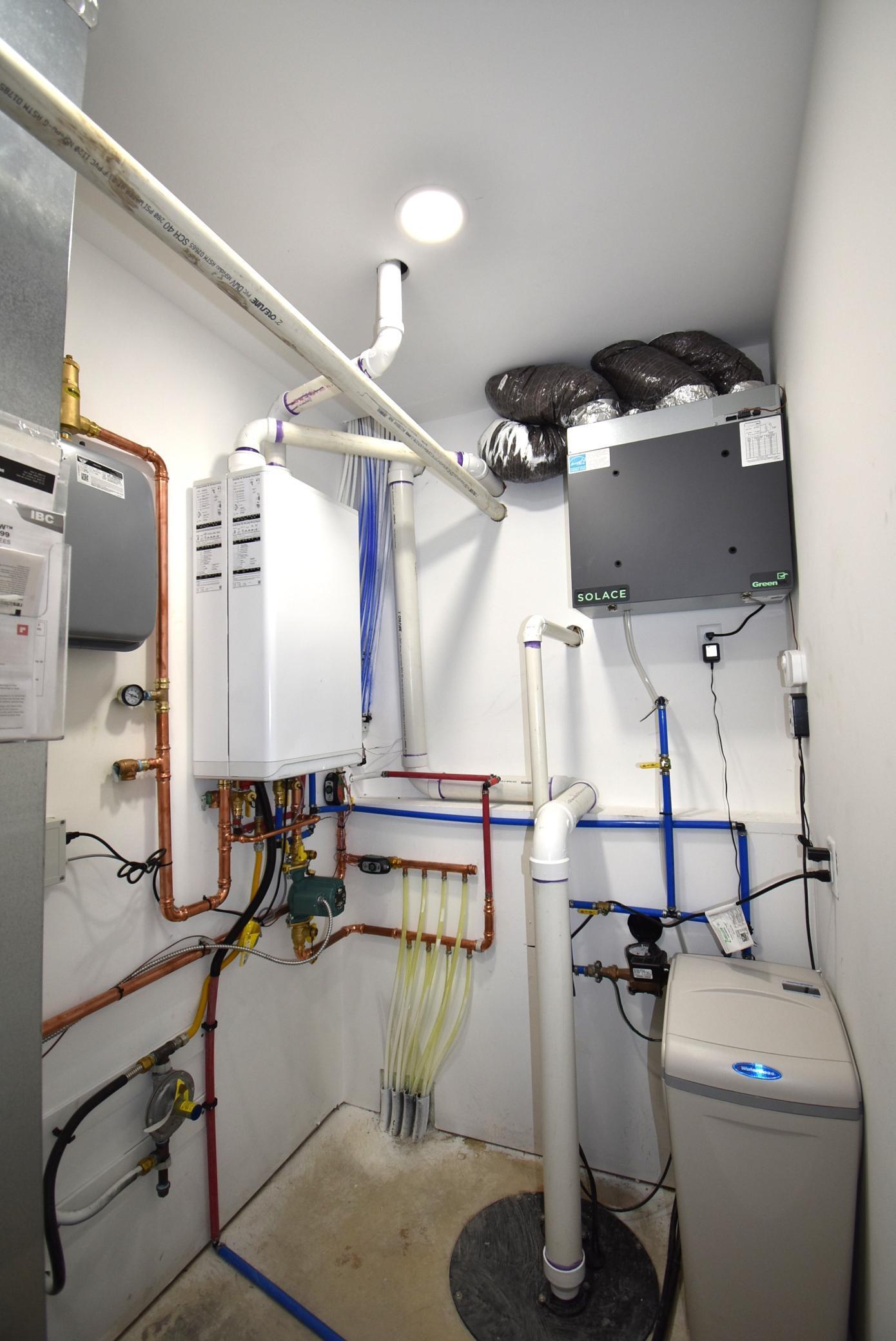 516 Washington Street Southeast Warroad, MN 56763 - Photo 27 of 34