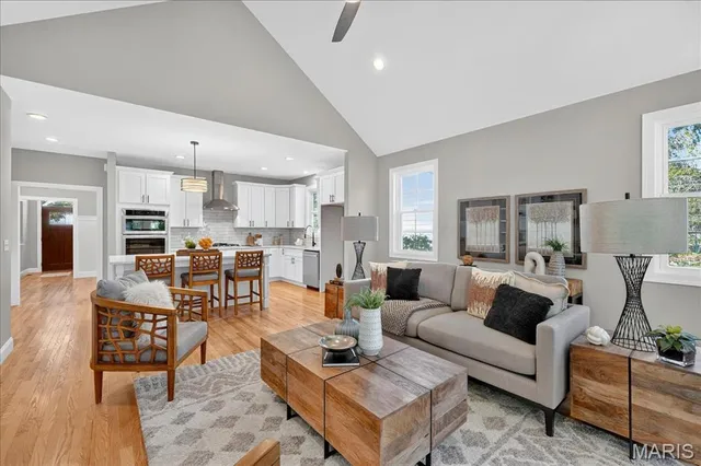 $1,080,000 | 506 Coverdale Lane, Kirkwood, MO 63122