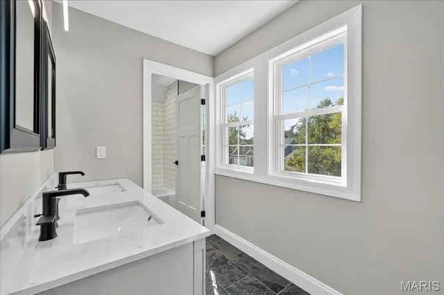 $1,080,000 | 506 Coverdale Lane, Kirkwood, MO 63122