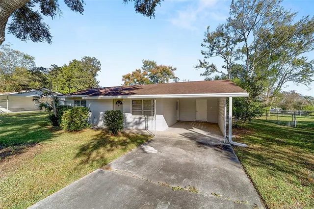 $205,000 | 21529 Southwest Honeysuckle Street, Dunnellon, FL 34431
