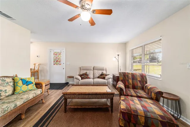 $205,000 | 21529 Southwest Honeysuckle Street, Dunnellon, FL 34431