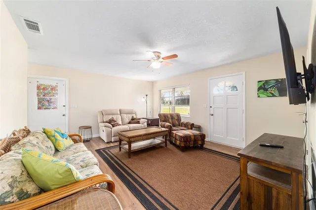 $205,000 | 21529 Southwest Honeysuckle Street, Dunnellon, FL 34431