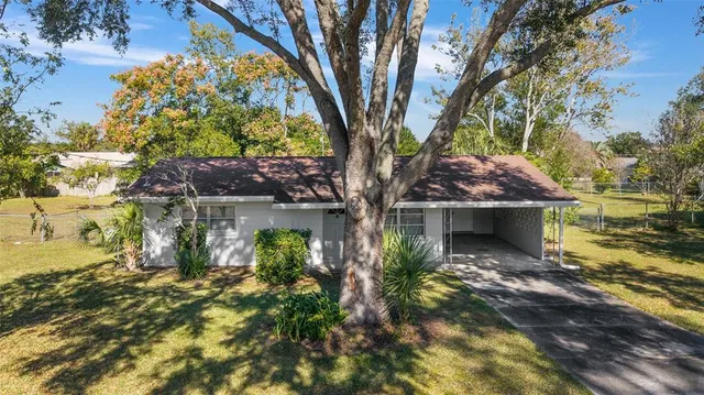 $205,000 | 21529 Southwest Honeysuckle Street, Dunnellon, FL 34431