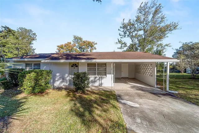 $205,000 | 21529 Southwest Honeysuckle Street, Dunnellon, FL 34431