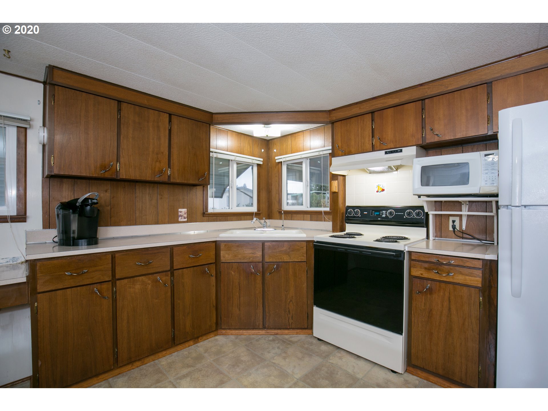 9260 Southwest Line Drive Cornelius, OR 97113 - Photo 6 of 32