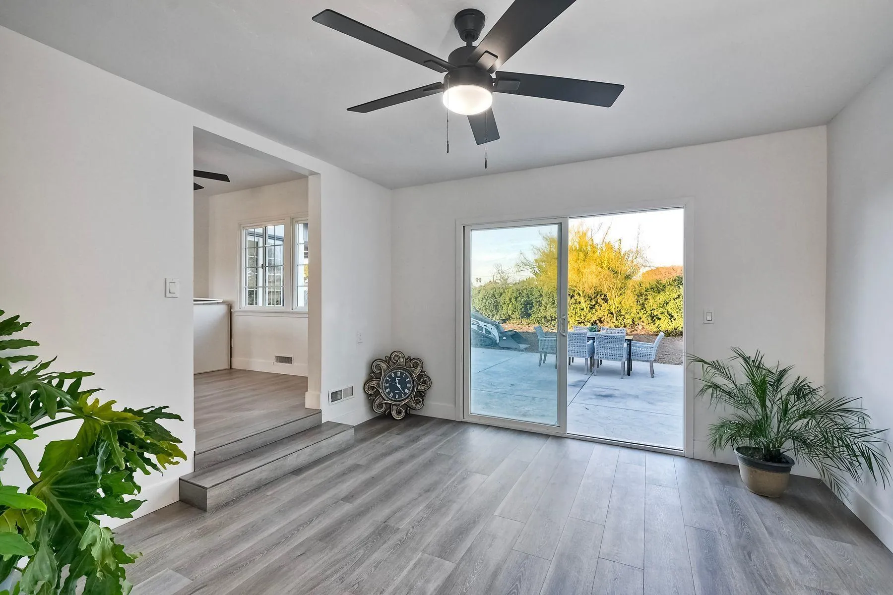 730 Montview Drive Escondido, CA 92025 - Photo 18 of 47 a living room with furniture and a potted plant