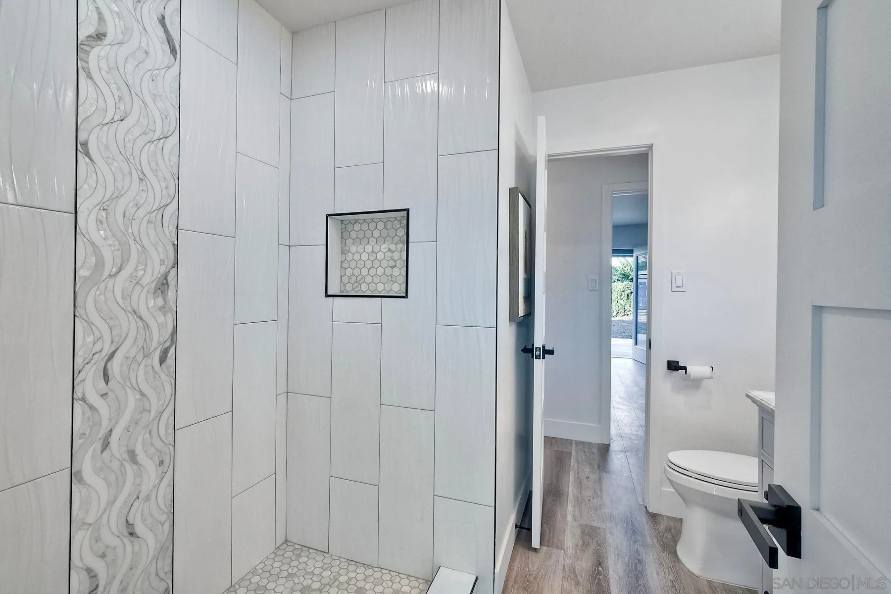 730 Montview Drive Escondido, CA 92025 - Photo 22 of 47 a bathroom with a toilet and a shower