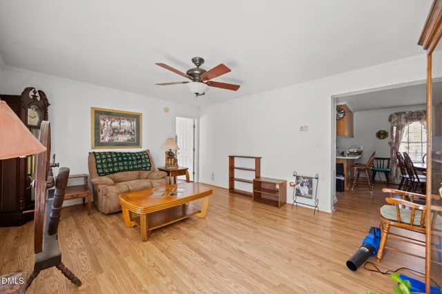 a black and white photo of a floor