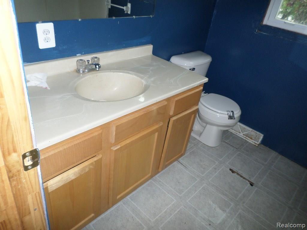 7054 East Atwater Road Ruth, MI 48470 - Photo 7 of 16 SAM_6512.JPG