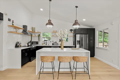 $520,000 | 3904 Highland Drive, Austin, TX 78734