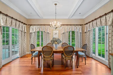 $3,950,000 | 8 High Meadow Court, Glen Head, NY 11545