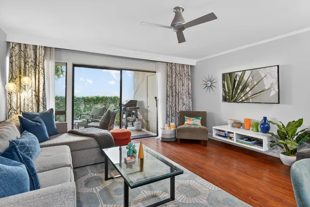 $259,900 | 1655 East Palm Canyon Drive, Unit 511, Palm Springs, CA 92264