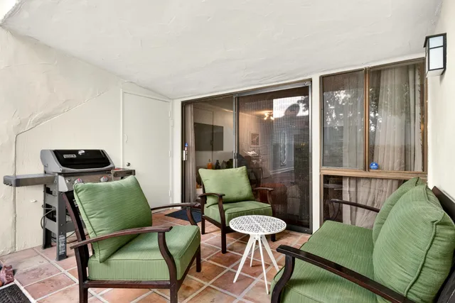 $259,900 | 1655 East Palm Canyon Drive, Unit 511, Palm Springs, CA 92264