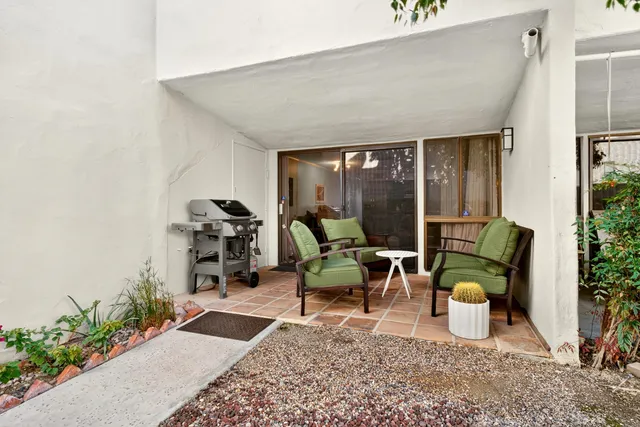 $259,900 | 1655 East Palm Canyon Drive, Unit 511, Palm Springs, CA 92264