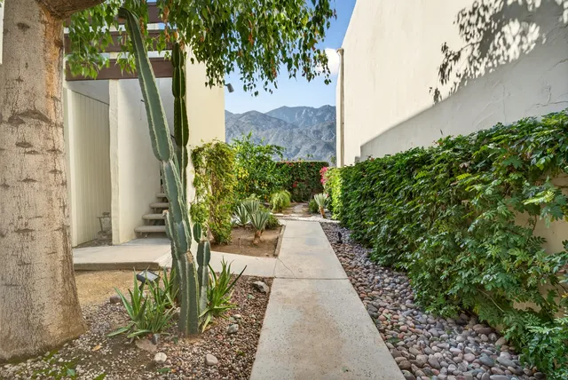 $259,900 | 1655 East Palm Canyon Drive, Unit 511, Palm Springs, CA 92264