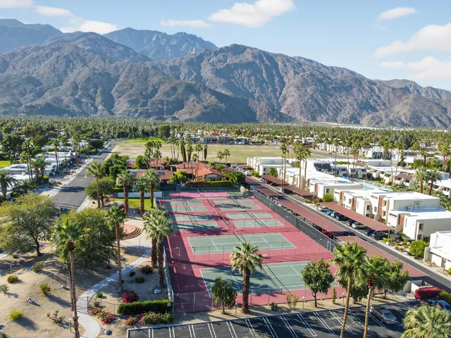 $259,900 | 1655 East Palm Canyon Drive, Unit 511, Palm Springs, CA 92264