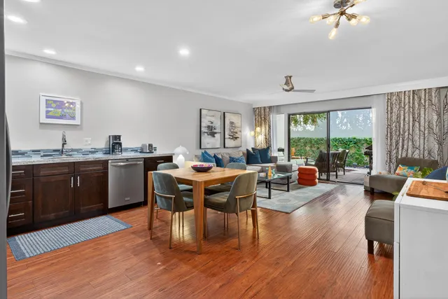 $259,900 | 1655 East Palm Canyon Drive, Unit 511, Palm Springs, CA 92264