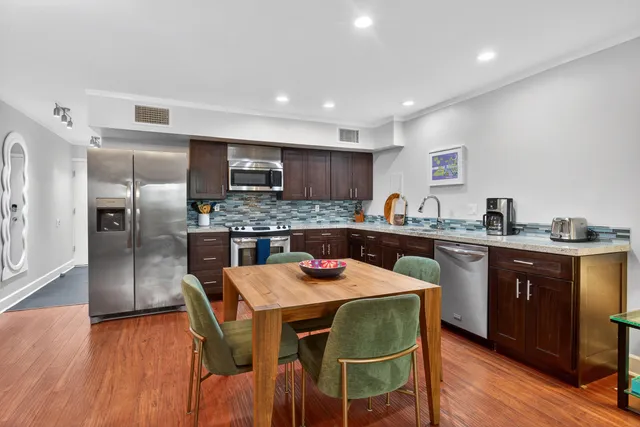 $259,900 | 1655 East Palm Canyon Drive, Unit 511, Palm Springs, CA 92264