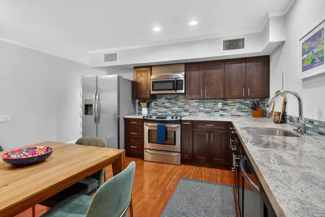 $259,900 | 1655 East Palm Canyon Drive, Unit 511, Palm Springs, CA 92264