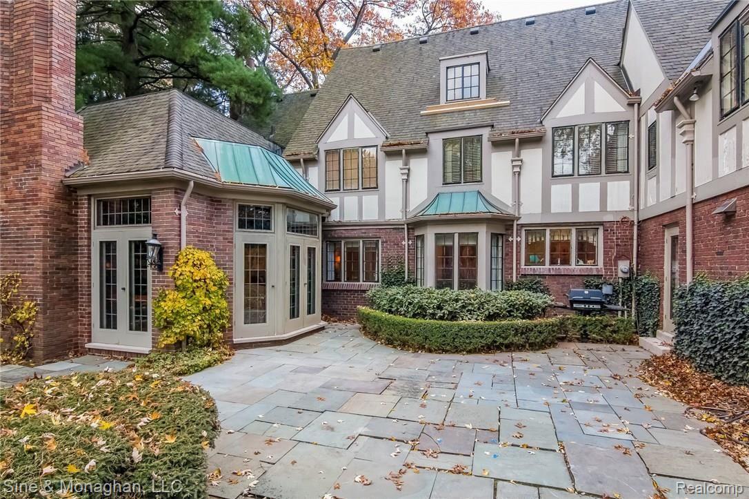 72 Touraine Road Grosse Pointe, MI 48236 - Photo 60 of 69 061-Rear_View-3435701-medium.jpg